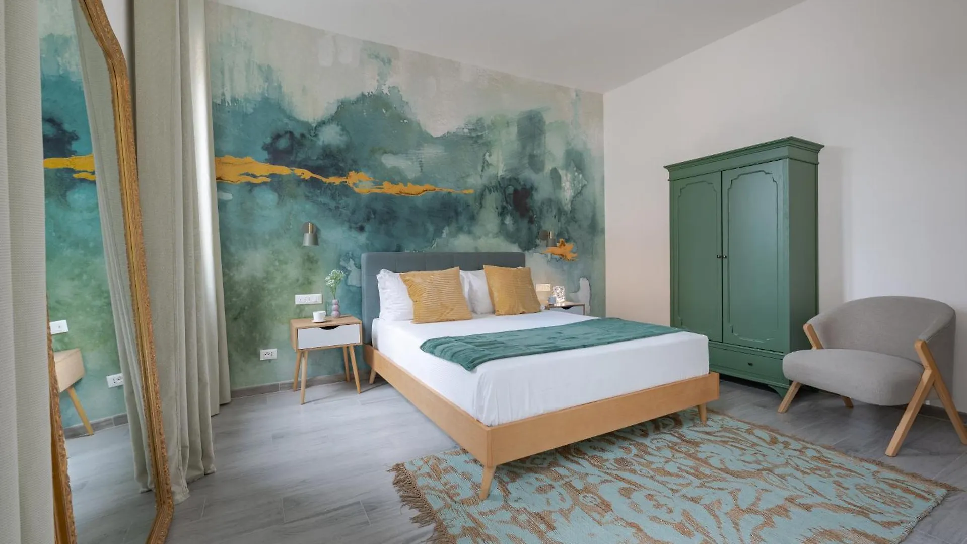 Via Pollaiolo Apartments: Comfort and Style near Tram Florence